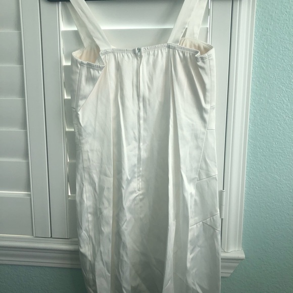 White cocktail dress - Picture 2 of 2